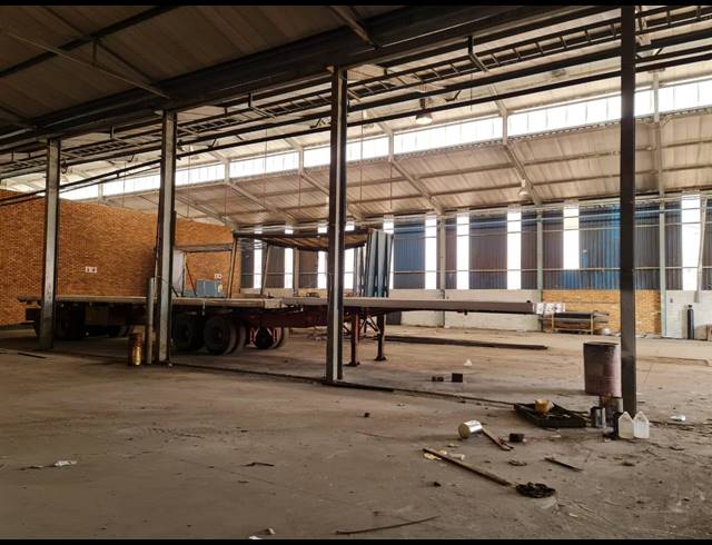1,000M² WAREHOUSE TO LET IN WADEVILLE